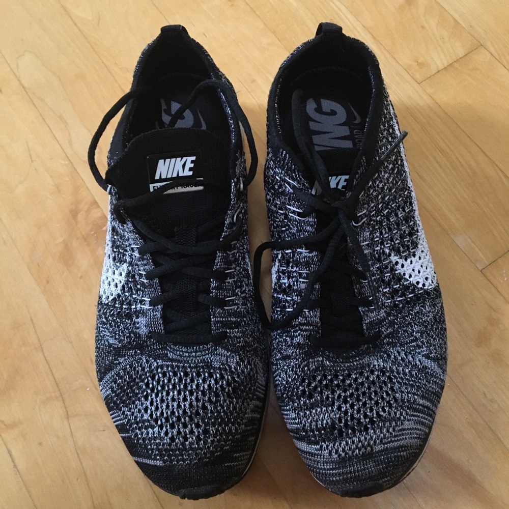 Nike flyknit Oreo